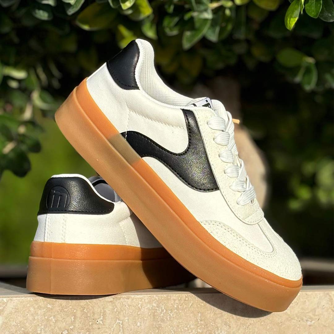 Shoes Deportivas marca Xti para mujer en color beig