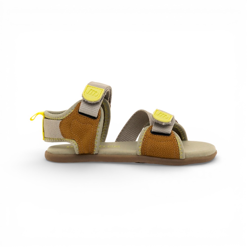 Sandalias Mustang modelo 49345 en color Marrón
