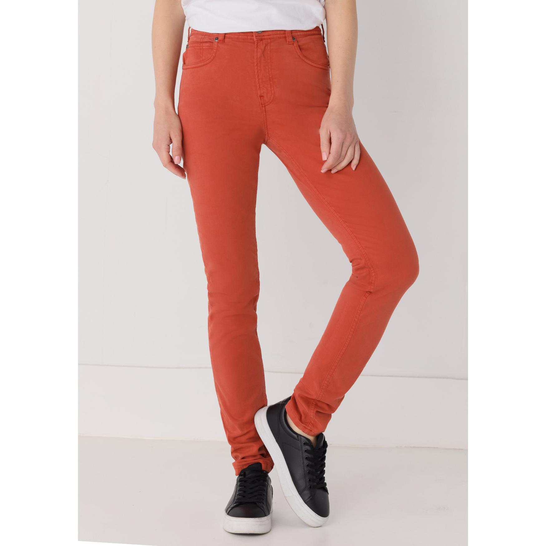Pantalón de color Cimarron modelo Nouflore para mujer · cintura media · slim · diseño femenino- Tallaje en Pulgadas