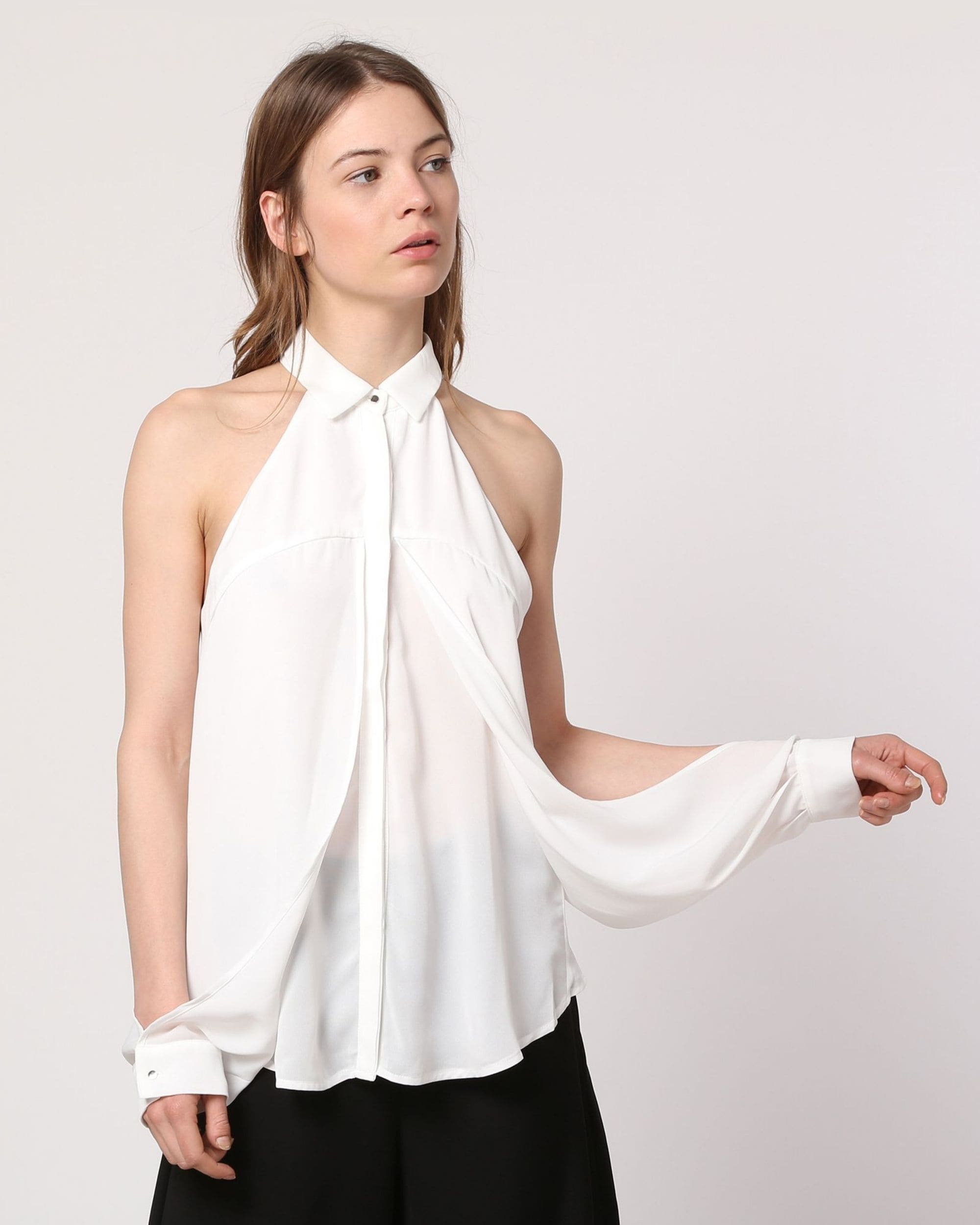 Blusa mujer fluida hombros descubiertos camisa halter manga vuelo viscosa blanca XS fresca versátil elegante tendencia camisera verano ligera ✅Entrega 24/48h
